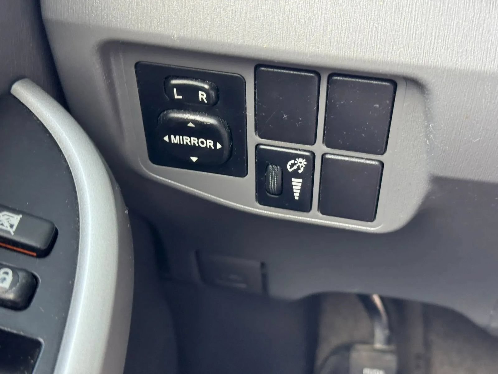 Used 2010 Toyota Prius Four FWD image 30