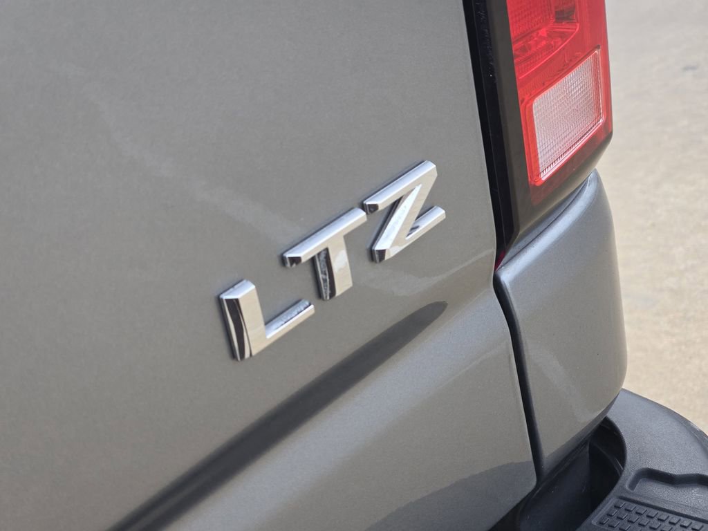 Used 2025 Chevrolet Silverado 2500 LTZ w/ LTZ Plus Package image 14