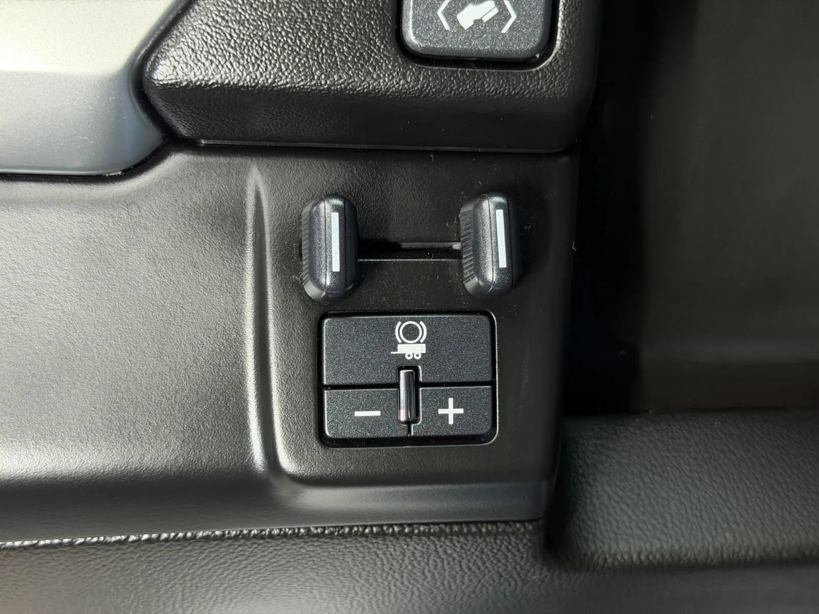Used 2016 Chevrolet Tahoe LTZ RWD image 37