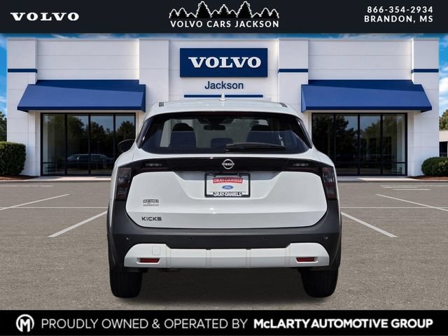 Used 2025 Nissan Kicks S w/ Charging Package FWD image 5