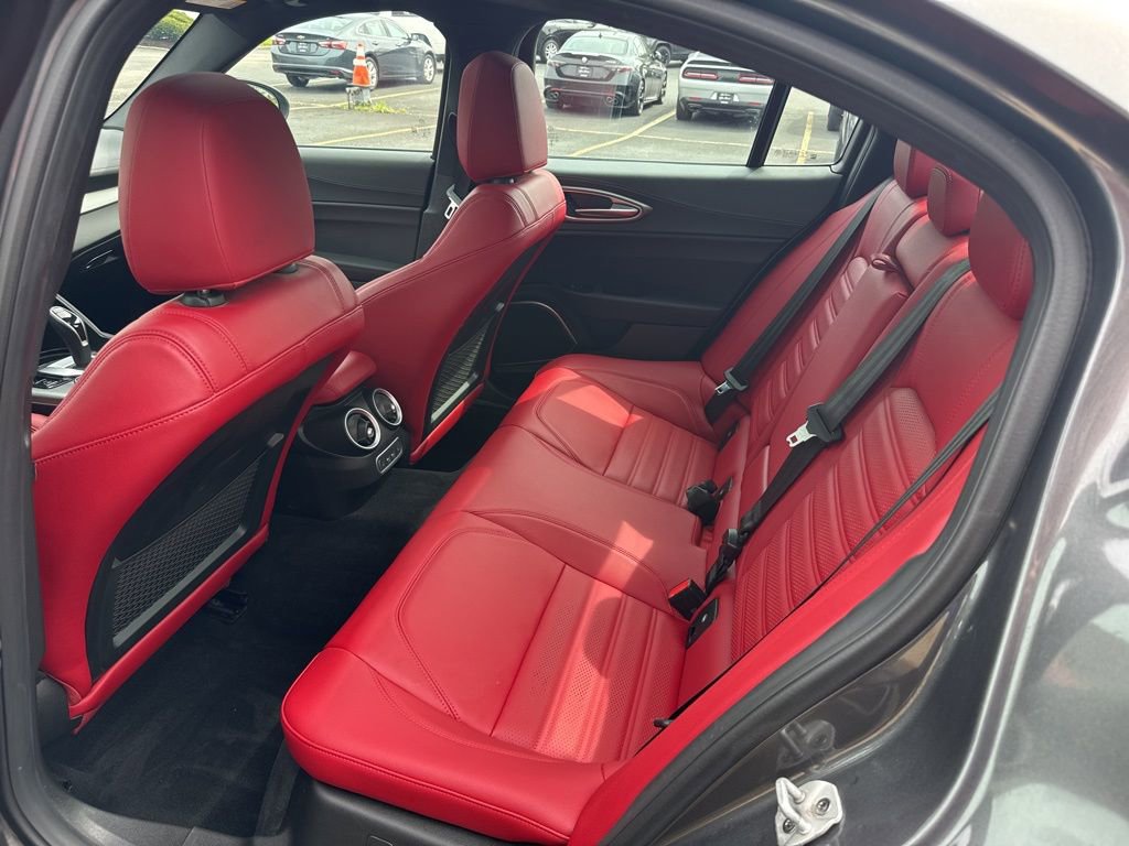 Used 2022 Alfa Romeo Giulia Veloce image 46