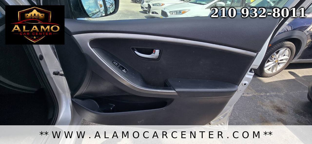 Used 2016 Hyundai Elantra GT FWD image 18