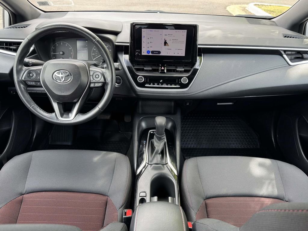 Used 2023 Toyota Corolla SE FWD image 2