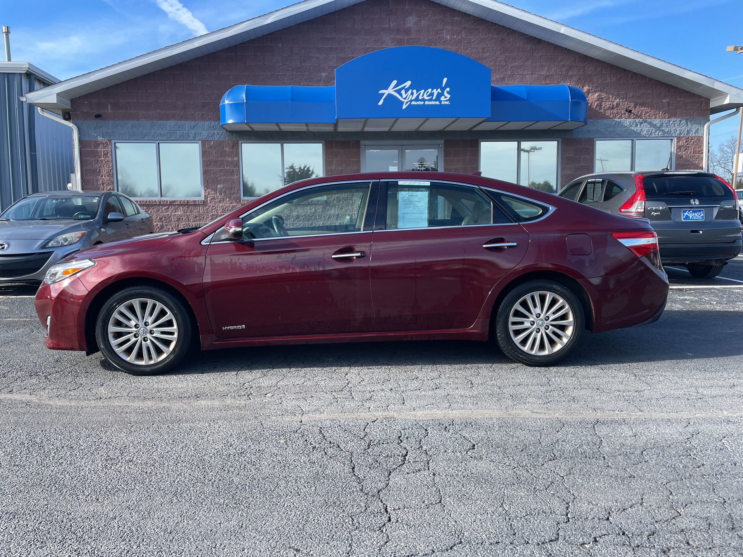 Used 2015 Toyota Avalon Limited image 3