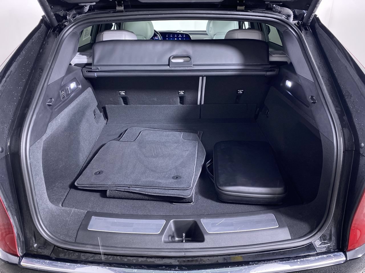 Certified 2024 Cadillac Lyriq Sport w/ LPO, Floor Liner Package AWD/4WD image 15