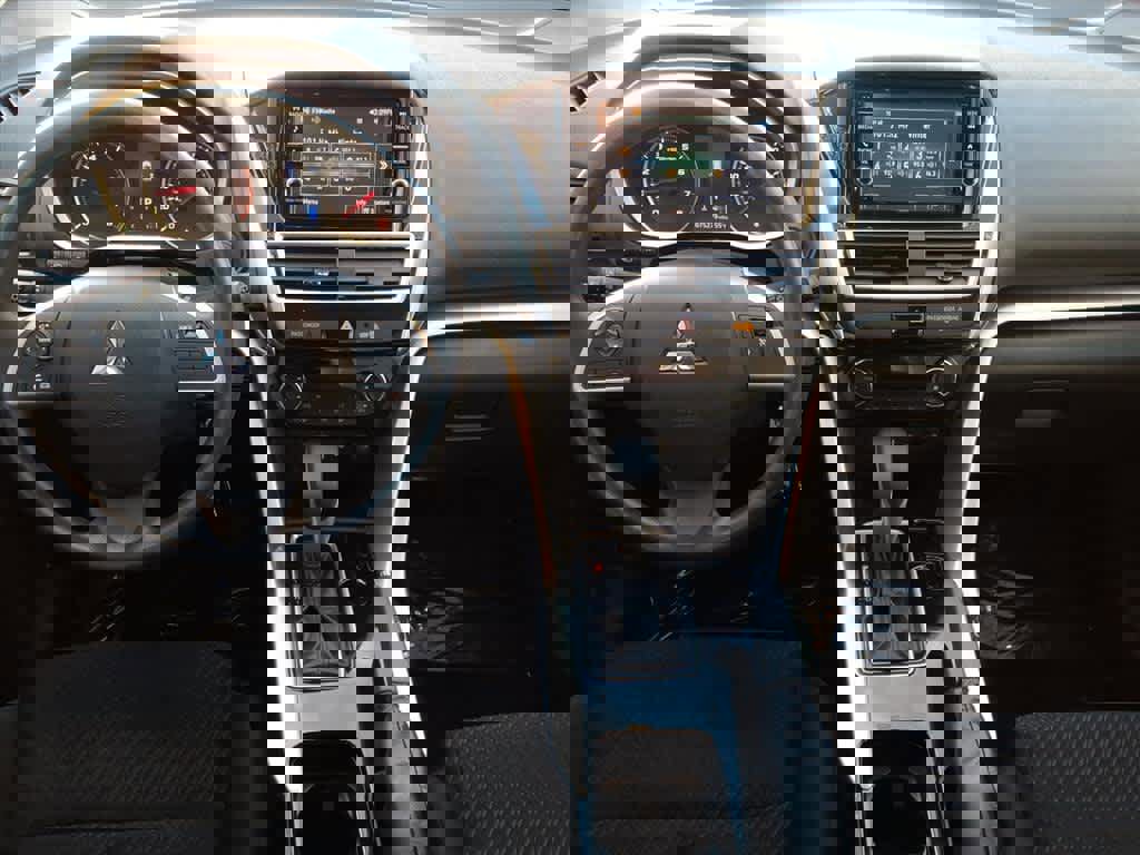 Used 2020 Mitsubishi Eclipse Cross ES image 11