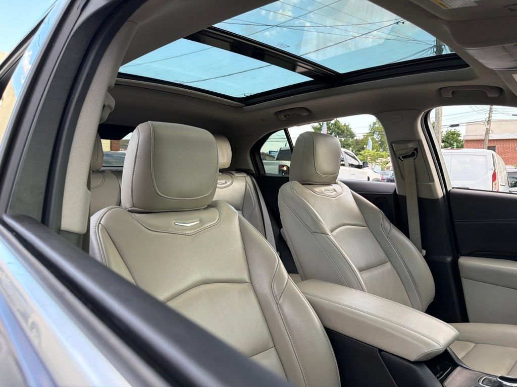 Used 2019 Cadillac XT4 Premium Luxury w/ Technology Package AWD/4WD image 10