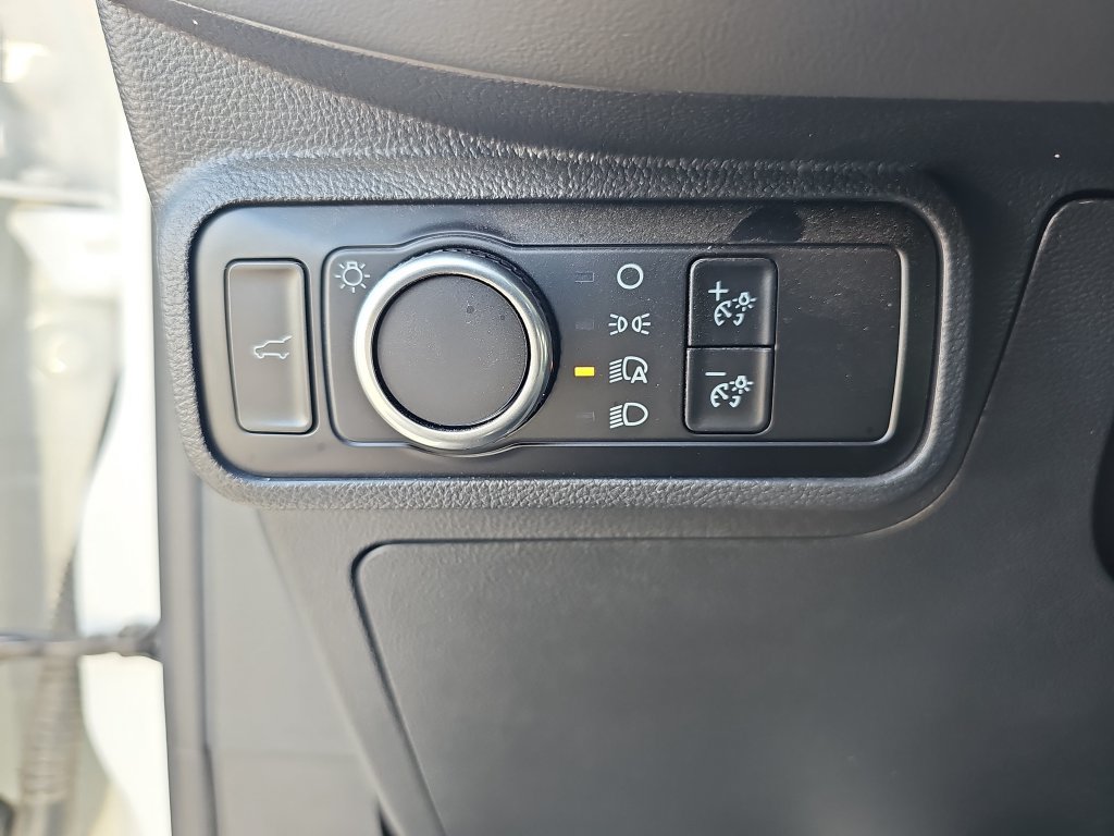 Used 2025 Ford Explorer Active RWD image 35