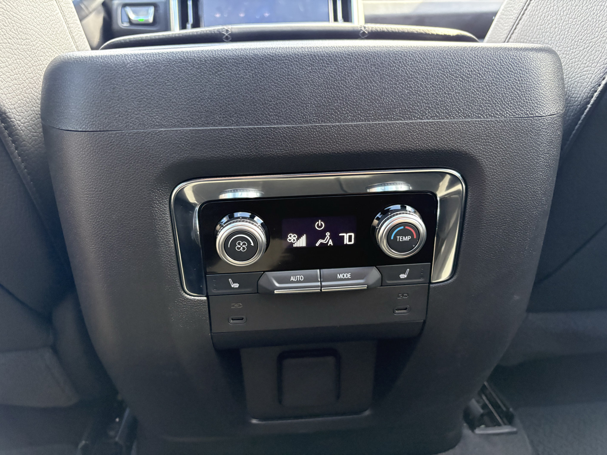 Used 2026 GMC Yukon XL Denali w/ Sun & Power Step Package AWD/4WD image 23