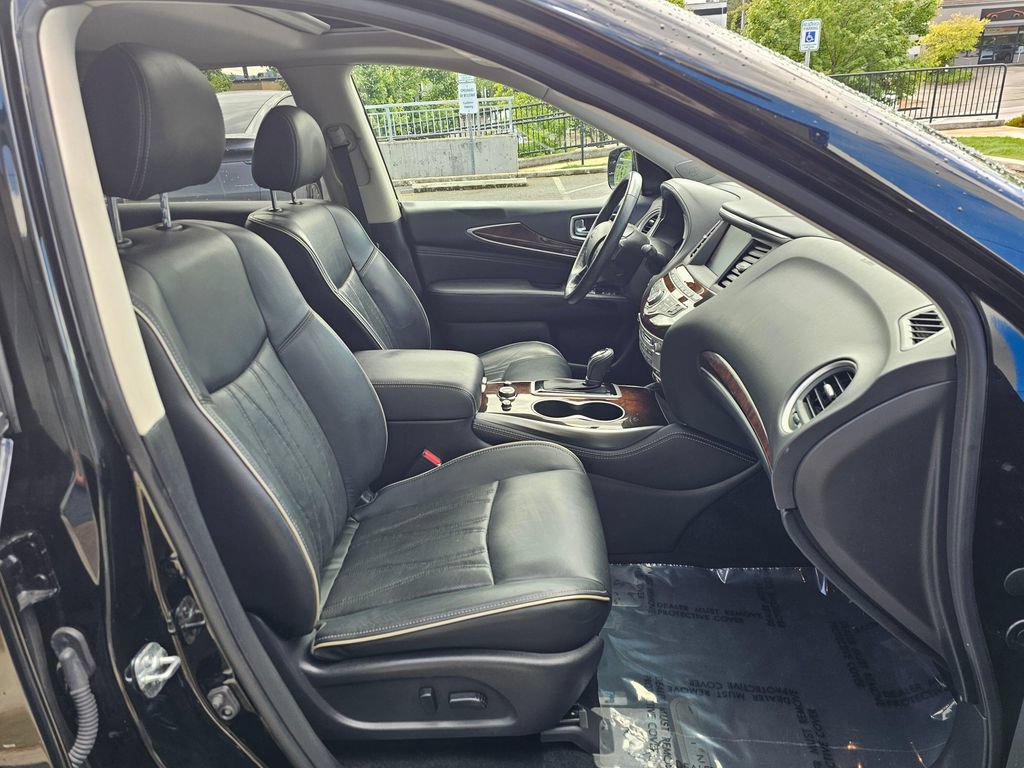 Used 2019 INFINITI QX60 Luxe w/ Sensory Package AWD/4WD image 11