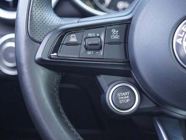Used 2023 Alfa Romeo Giulia Veloce RWD image 22