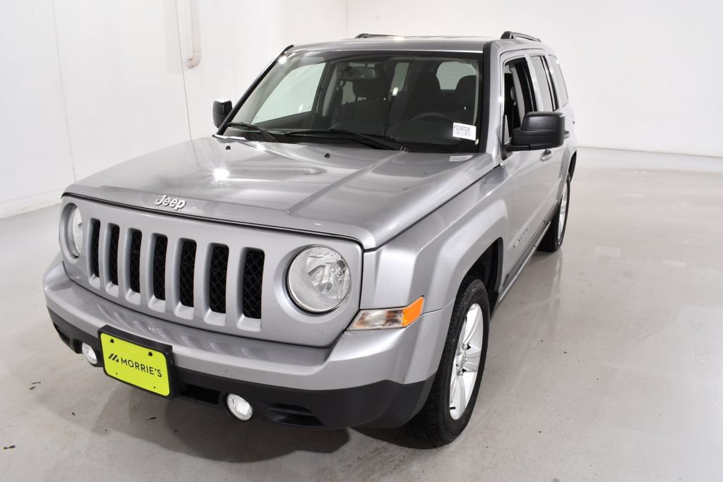 Used 2015 Jeep Patriot Latitude AWD/4WD image 2