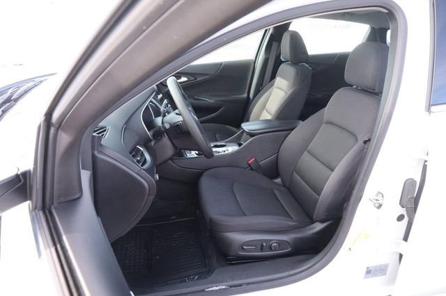 Used 2024 Chevrolet Malibu LT FWD image 9