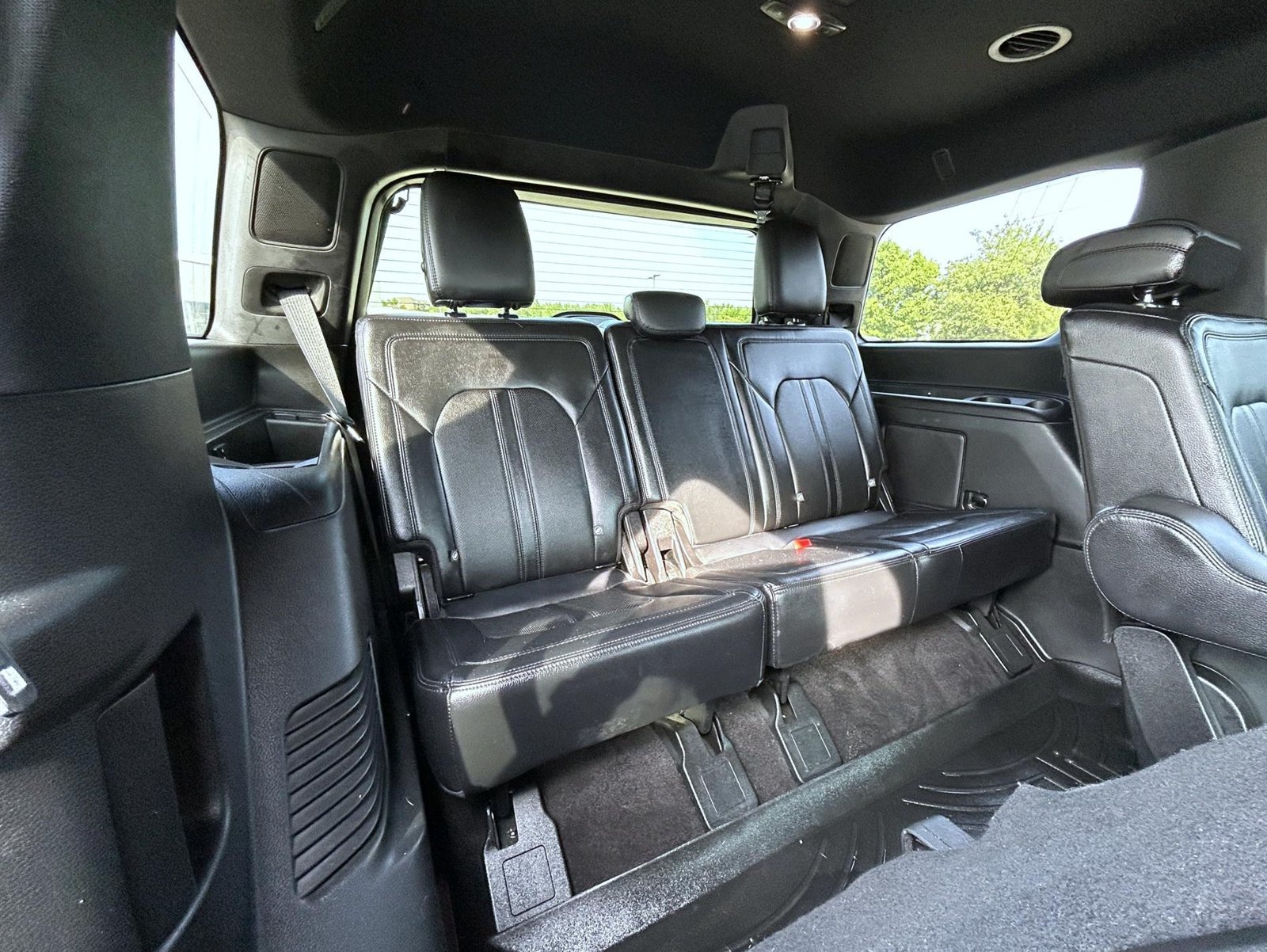Used 2019 Ford Expedition Limited w/ Equipment Group 301A AWD/4WD image 19