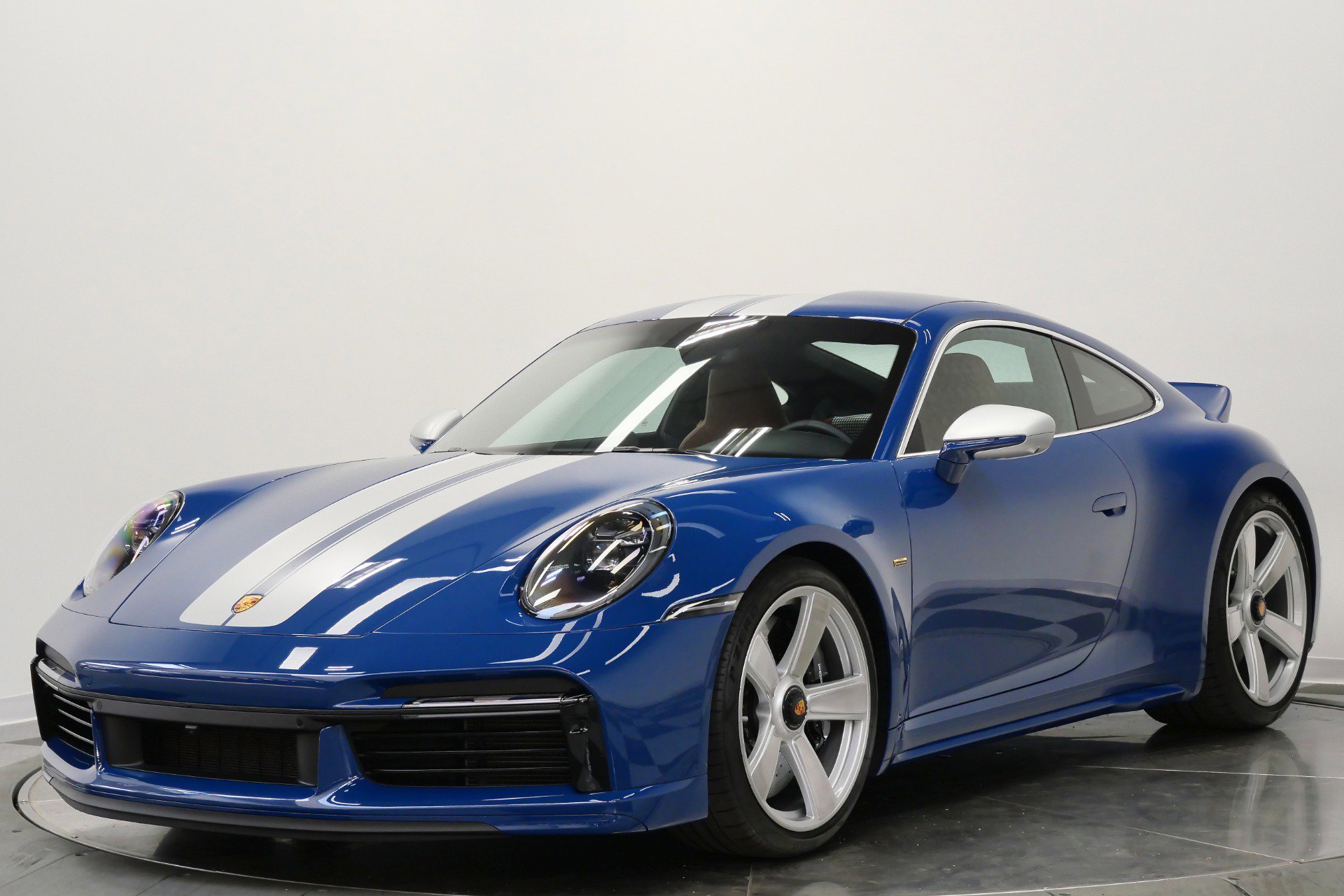 Used 2023 Porsche 911 Sport Classic RWD image 5