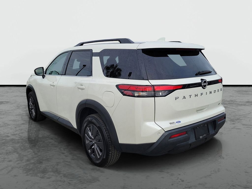 Used 2024 Nissan Pathfinder SV FWD image 3