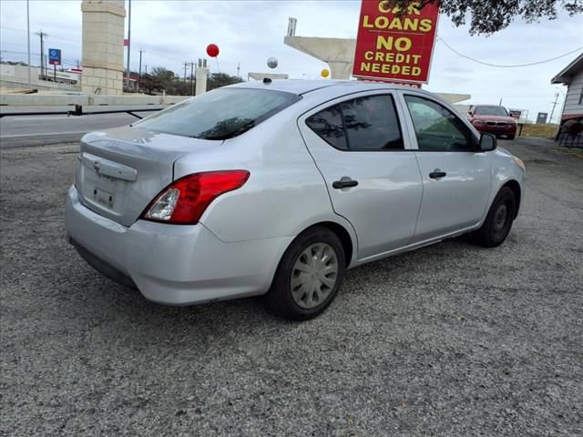Used 2015 Nissan Versa S FWD image 3