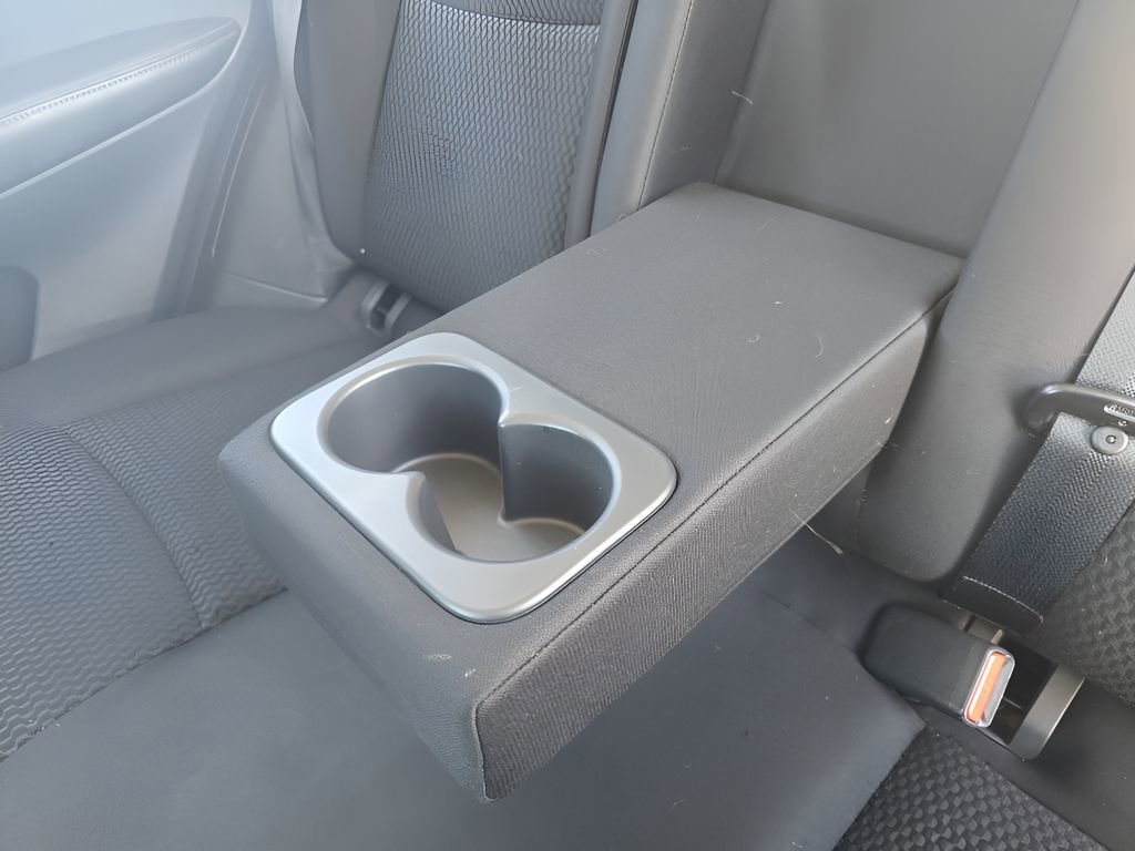 Used 2019 Nissan Rogue Sport S image 29