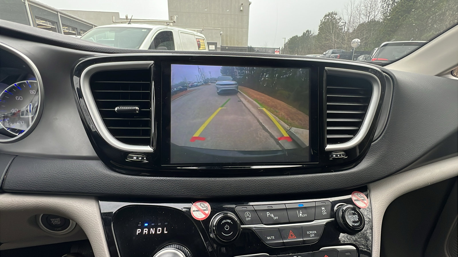 Used 2024 Chrysler Pacifica Touring-L image 31