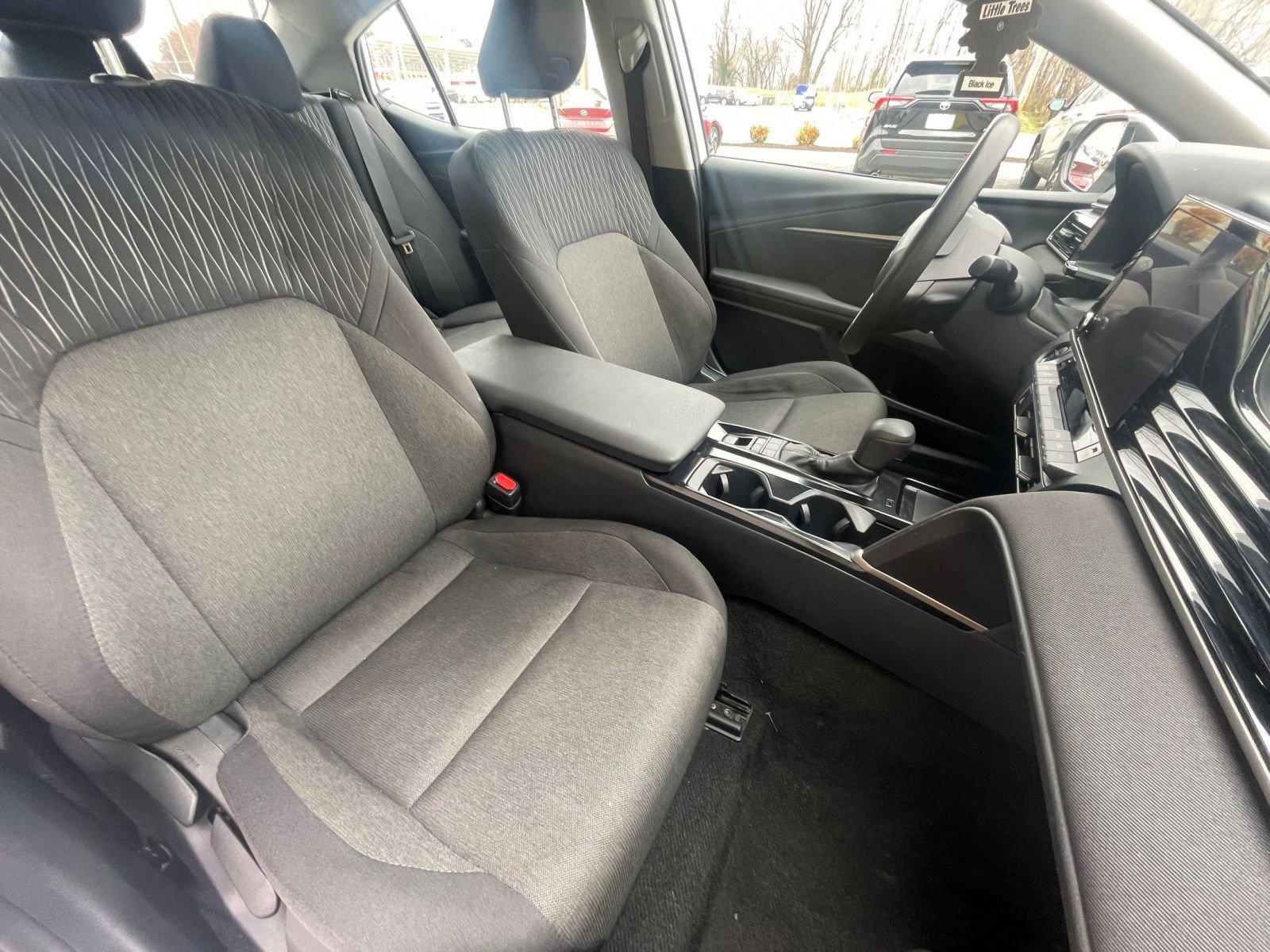 Used 2025 Toyota Camry LE image 35