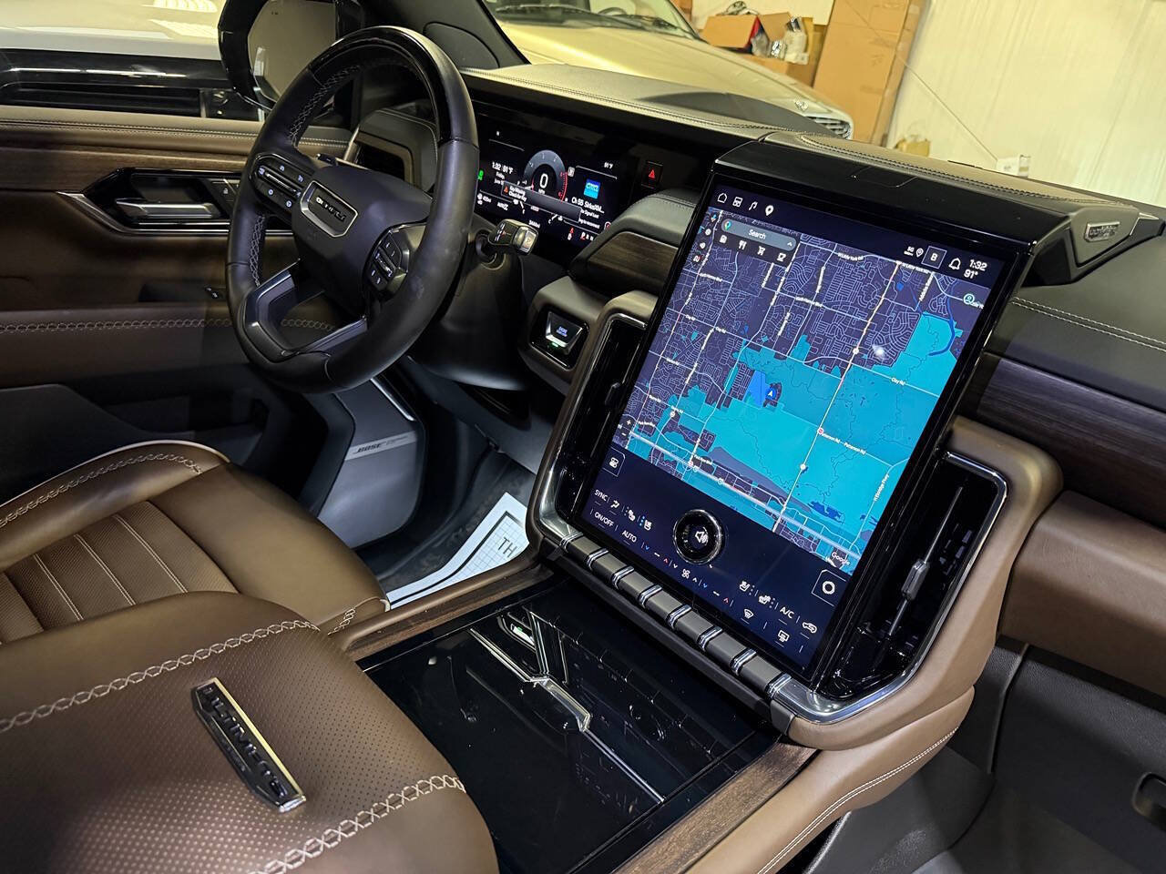 Used 2026 GMC Yukon Denali Ultimate AWD/4WD image 4