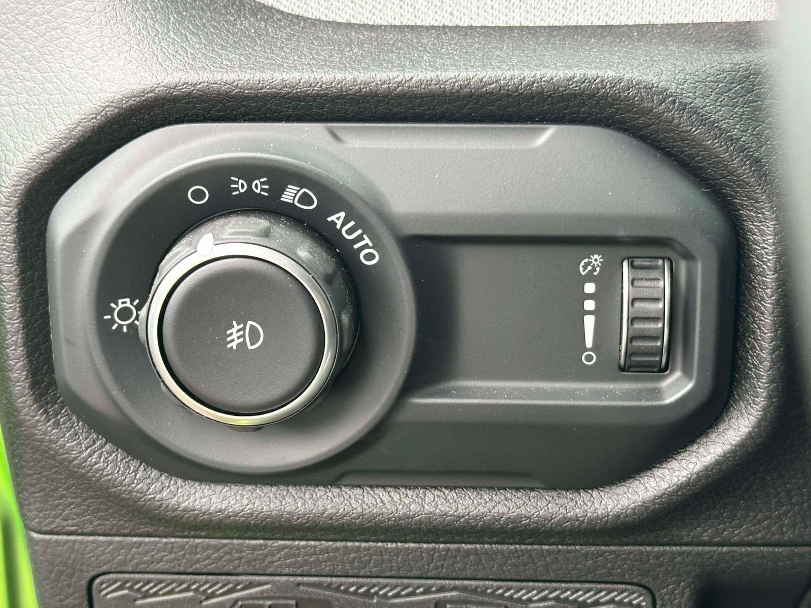 Used 2025 Jeep Wrangler Sport AWD/4WD image 14