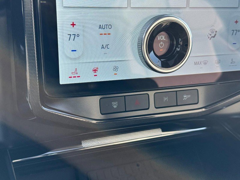 New 2025 Ford F150 Lightning Platinum AWD/4WD image 19