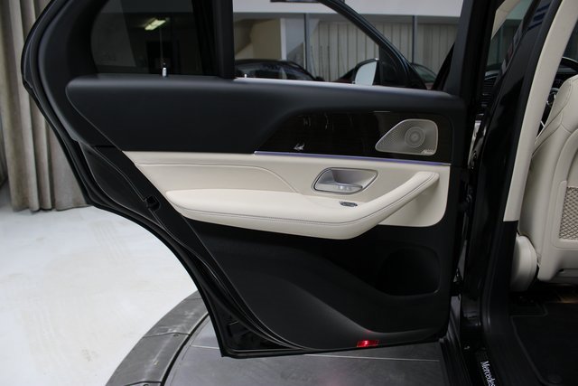 Used 2024 Mercedes-Benz GLE 450e 4MATIC w/ Warmth & Comfort Package image 40
