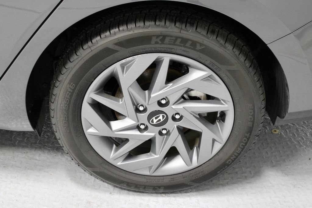 Used 2024 Hyundai Elantra SEL FWD image 20