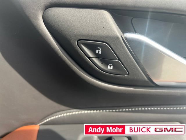 Used 2023 GMC Yukon Denali Ultimate AWD/4WD image 44