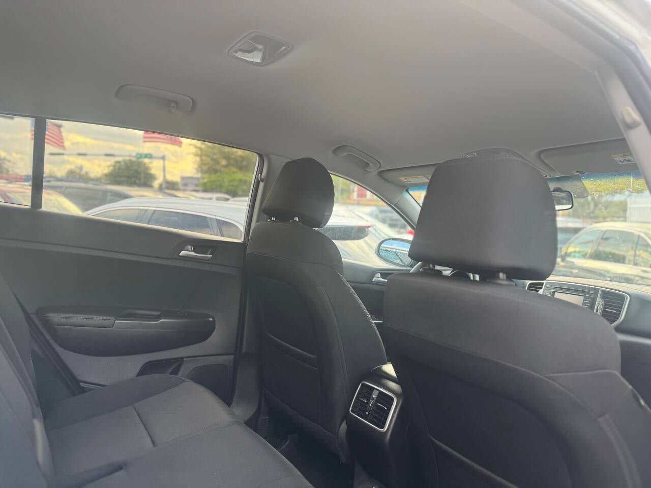 Used 2019 Kia Sportage LX FWD image 6