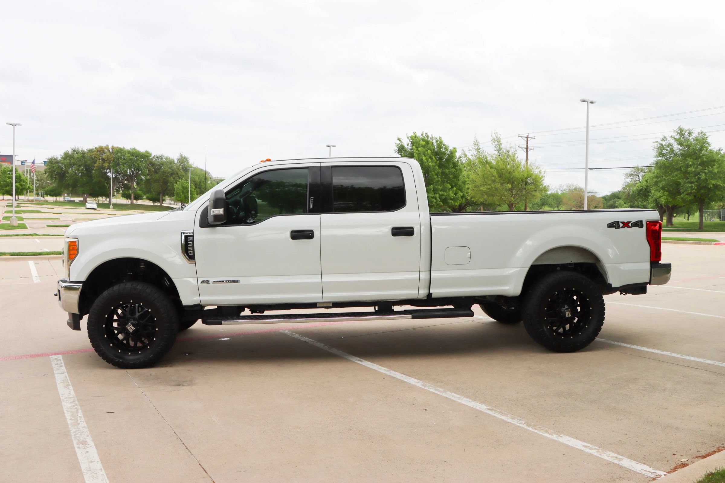Used 2017 Ford F350 XLT w/ XLT Value Package AWD/4WD image 4