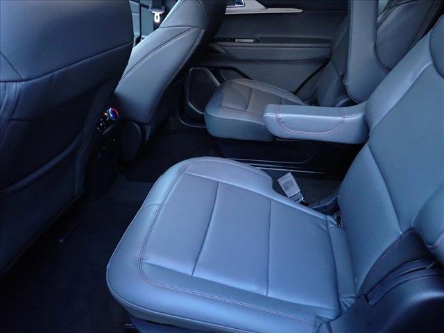 New 2026 Ford Explorer Active w/ Active Comfort Package image 10
