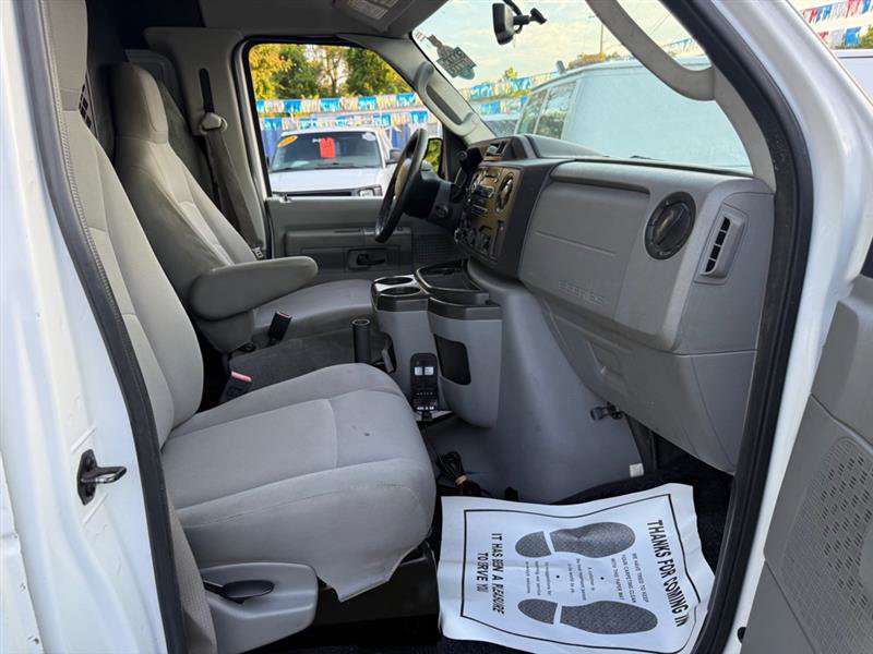 Used 2014 Ford E-150 and Econoline 150 E-150 w/ Power Group image 16