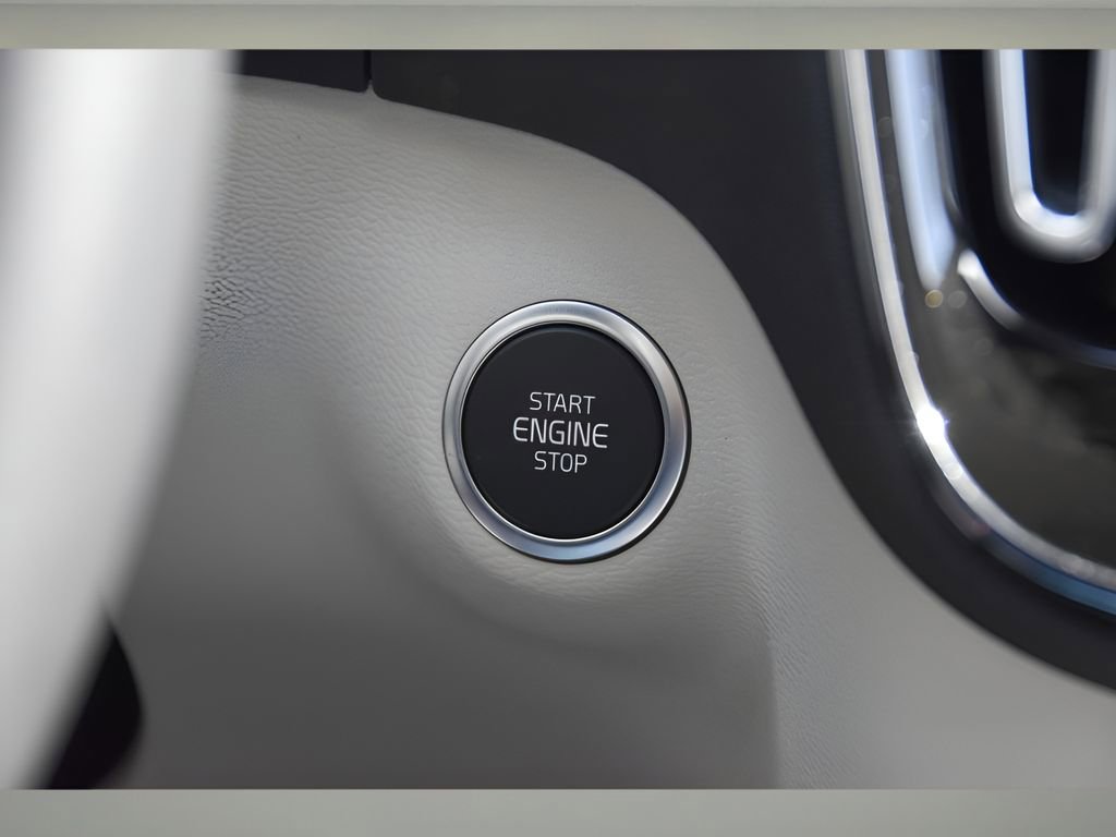 New 2026 Volvo XC40 B5 Ultra w/ Protection Package Premier image 27