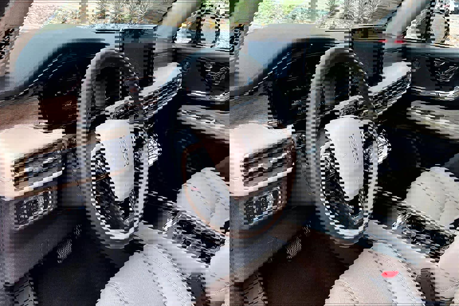 Used 2025 Lincoln Corsair Grand Touring w/ Equipment Group 302A image 16