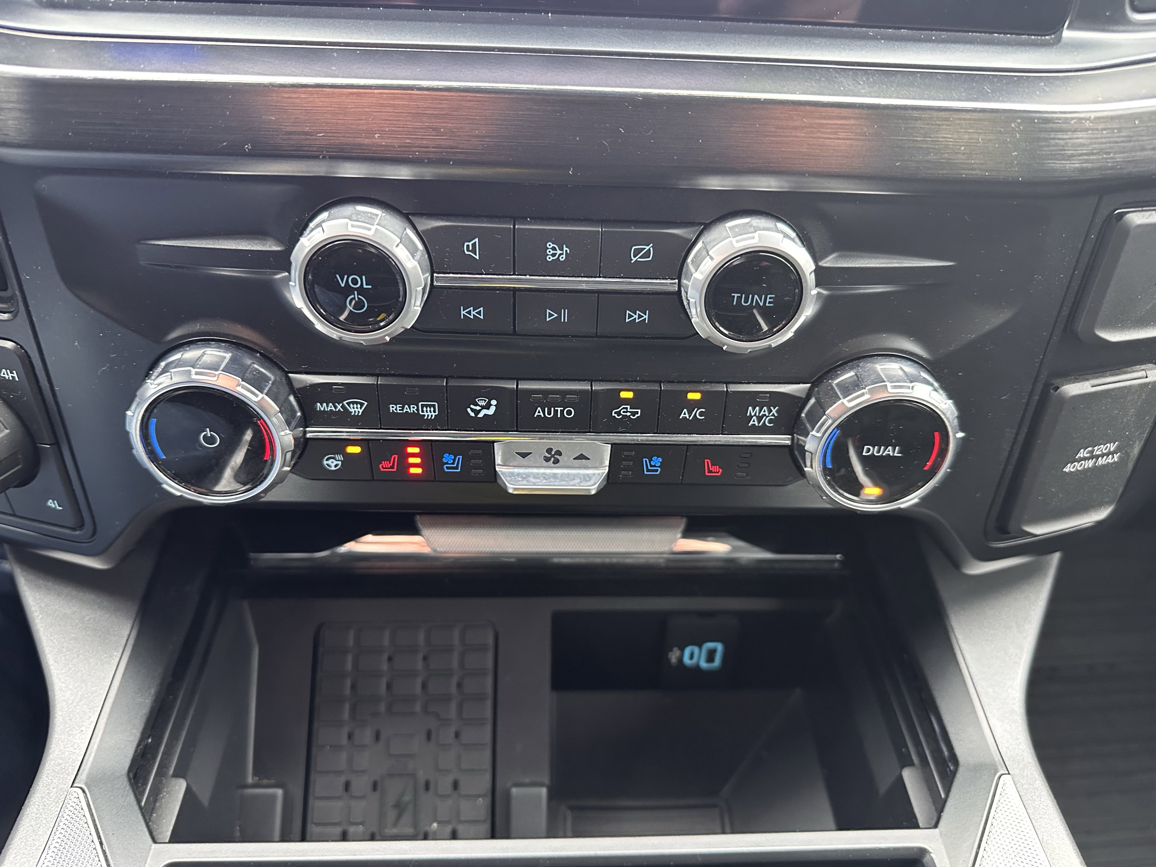 Used 2024 Ford F250 Lariat w/ Lariat Ultimate Package image 28