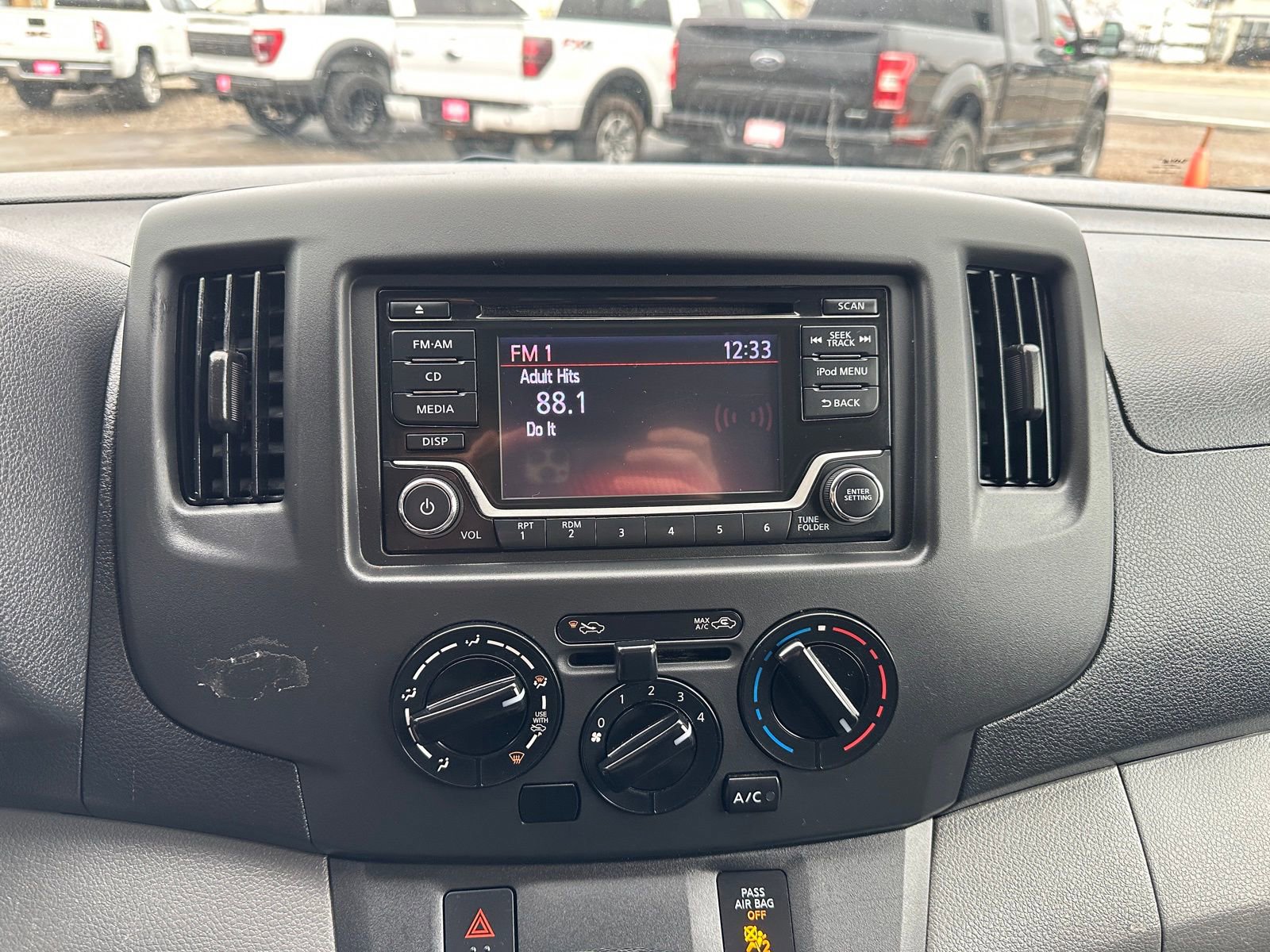 Used 2019 Nissan NV200 S w/ Cruise Control Package image 46