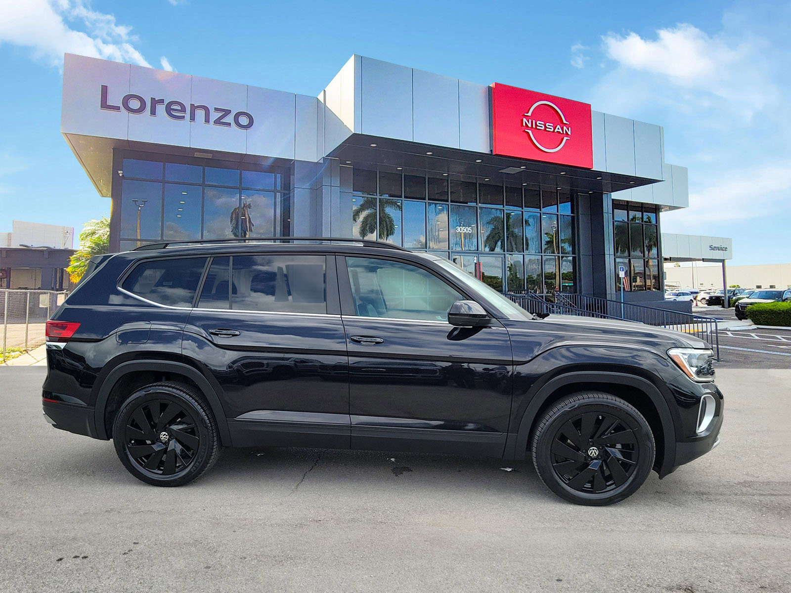 Used 2025 Volkswagen Atlas SE FWD image 4