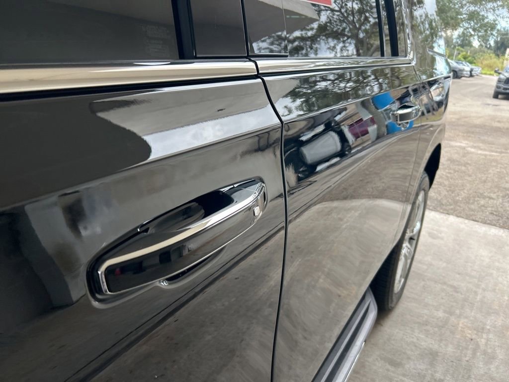 Used 2024 Chevrolet Suburban High Country w/ Advanced Technology Package image 20