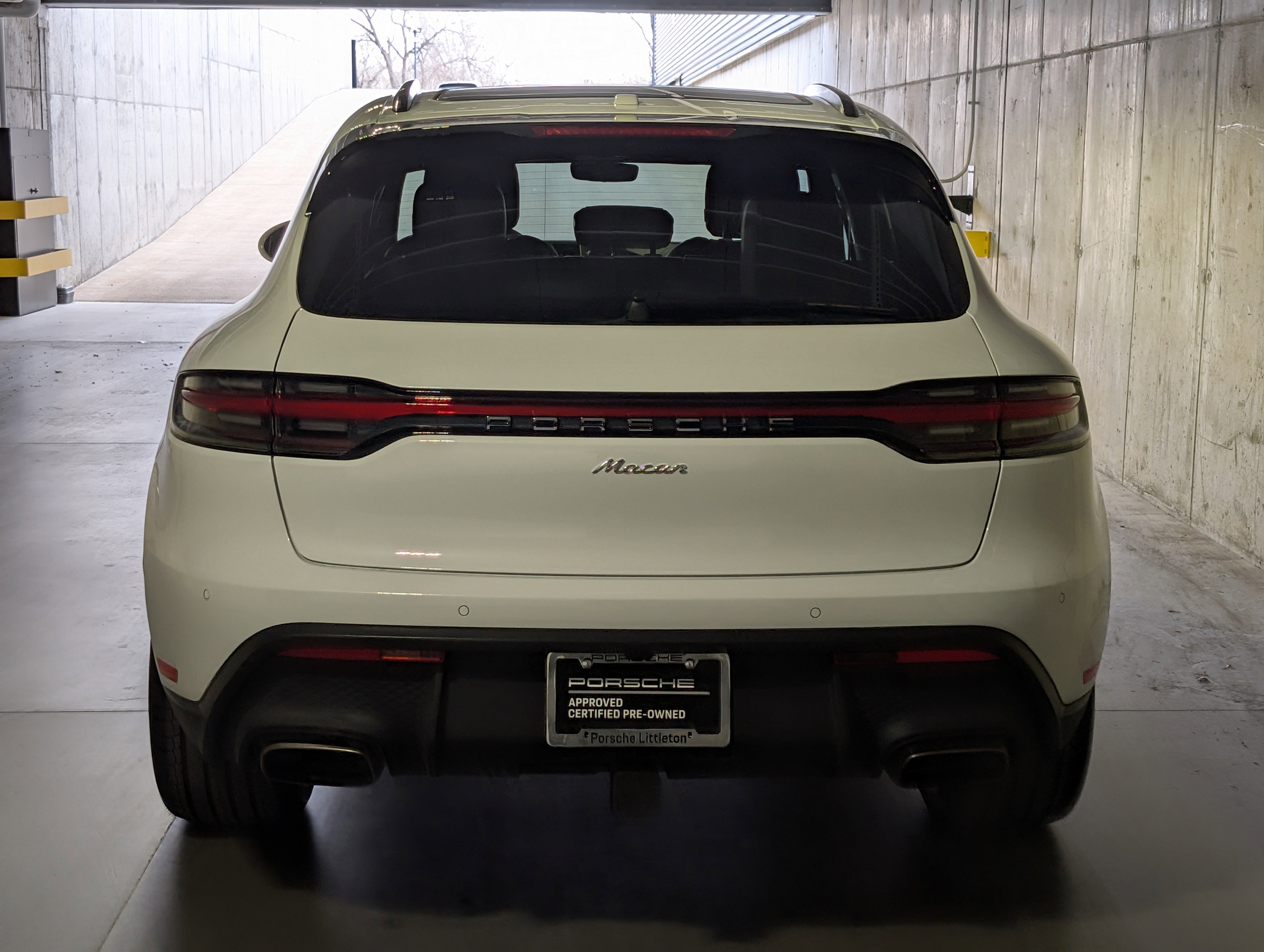Certified 2025 Porsche Macan image 8