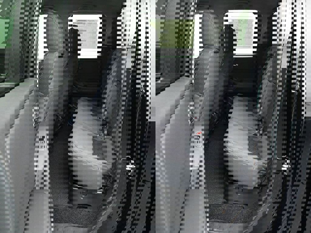 New 2026 Nissan Frontier SV image 21