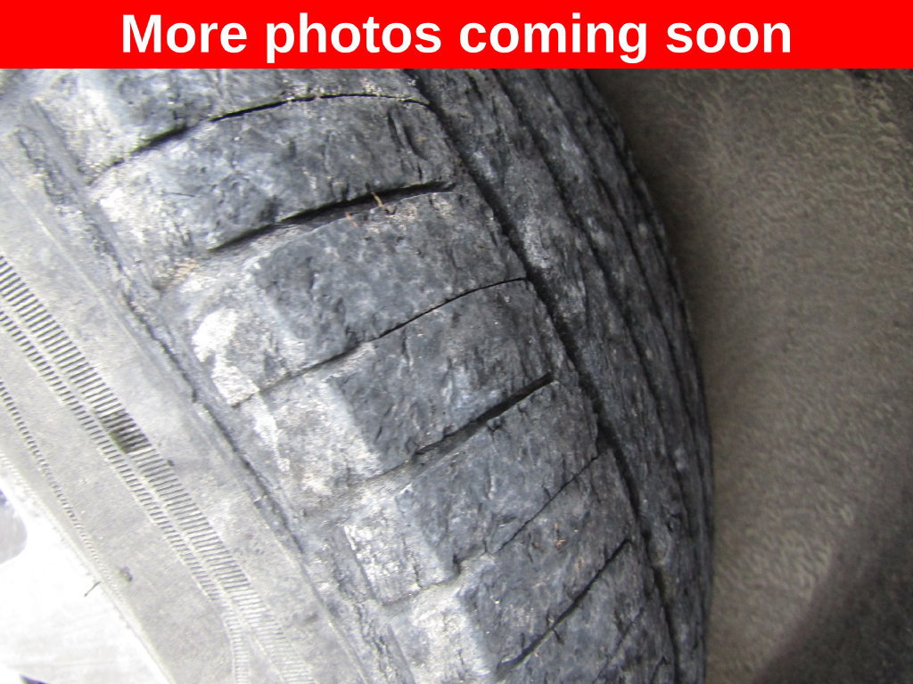 Used 2019 Chrysler Pacifica Limited w/ Tire & Wheel Group FWD image 10