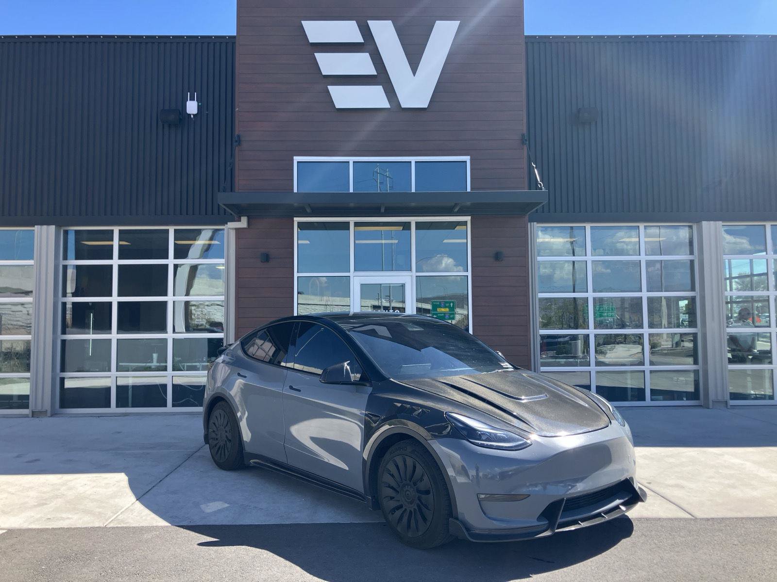Used 2022 Tesla Model Y Performance AWD/4WD image 1