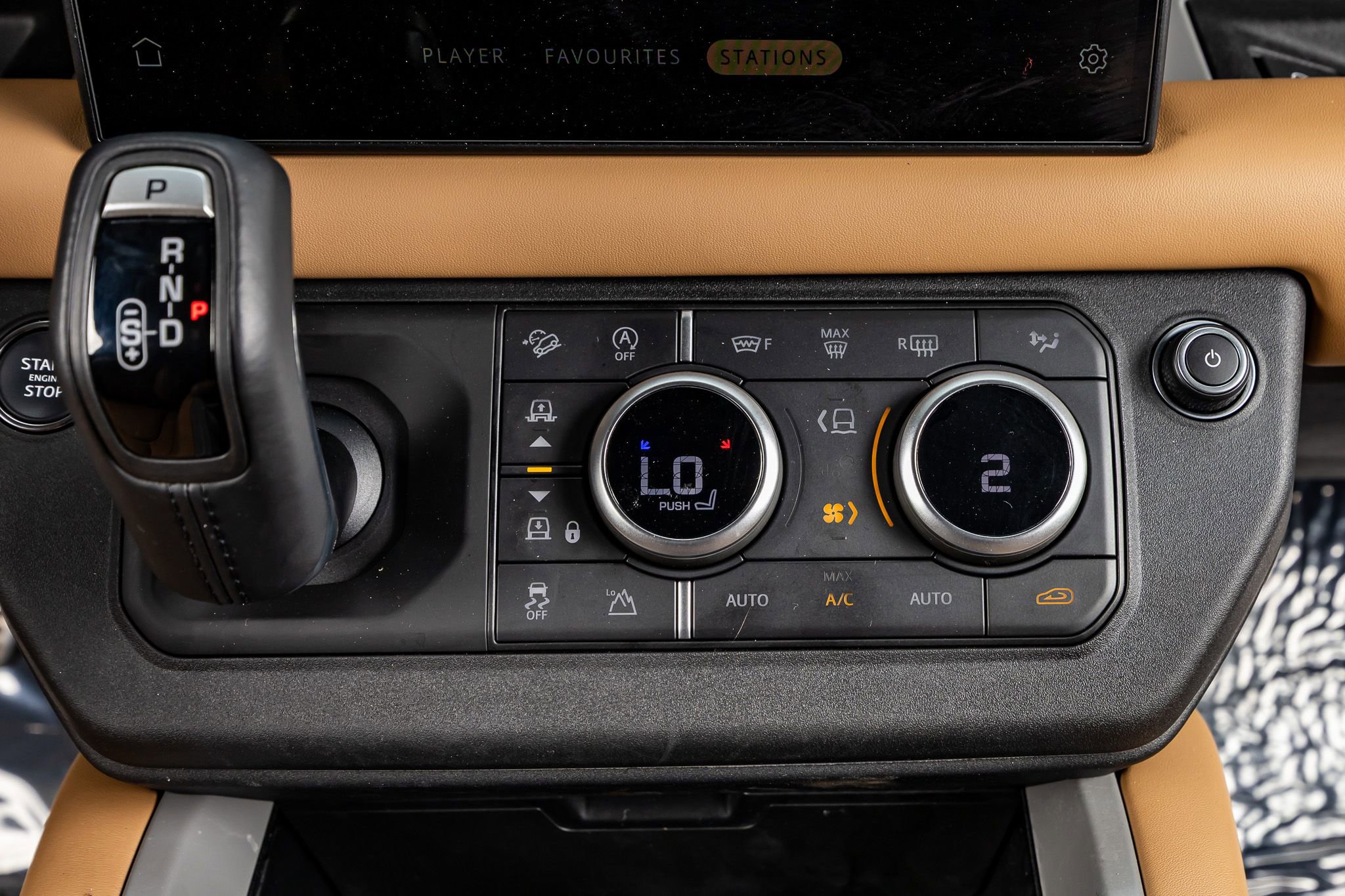 Used 2025 Land Rover Defender 130 X image 24