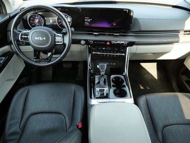 Used 2024 Kia Carnival EX FWD image 13