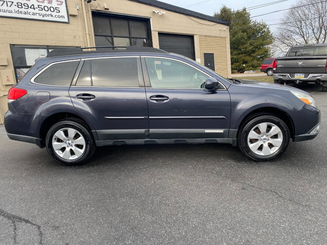 Used 2012 Subaru Outback 2.5i Limited image 2