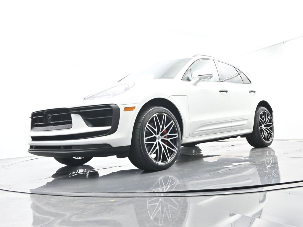 Certified 2023 Porsche Macan S AWD/4WD image 46