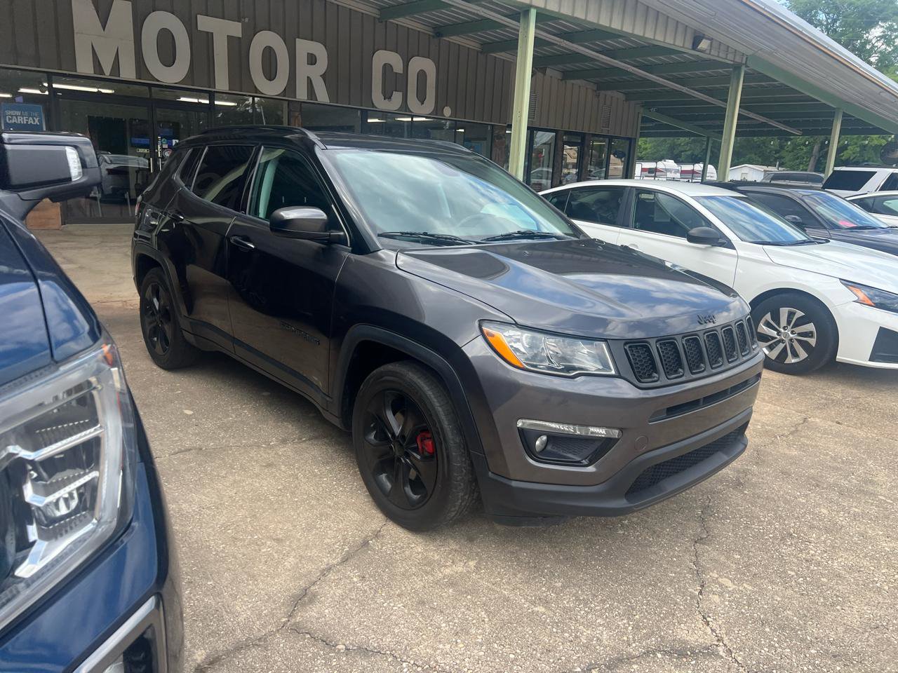 Used 2019 Jeep Compass Latitude FWD image 4