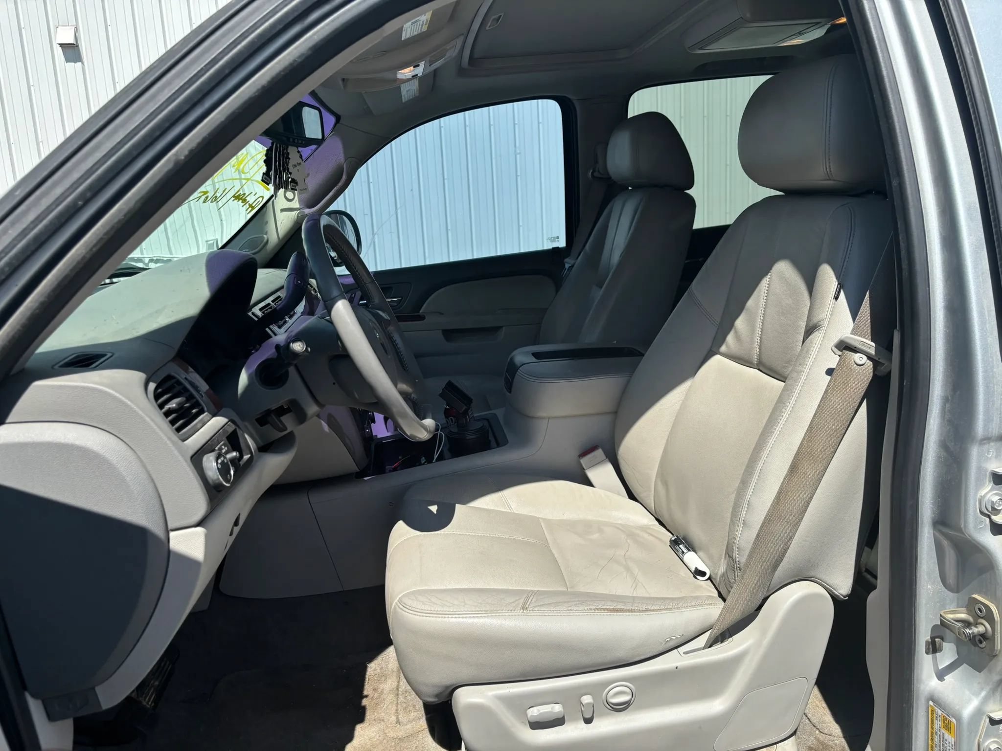 Used 2012 Chevrolet Tahoe LT w/ Luxury Package RWD image 8